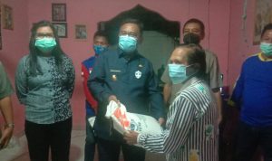 Wakil Bupati Talaud Serahkan Bantuan Bagi Korban Gempa Wakil Bupati Talaud Serahkan Bantuan Bagi Korban Gempa