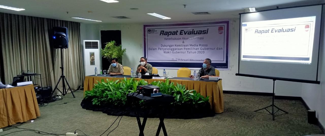 KPU SULUT ABADIKAN PEMILUKADA LEWAT BUKU