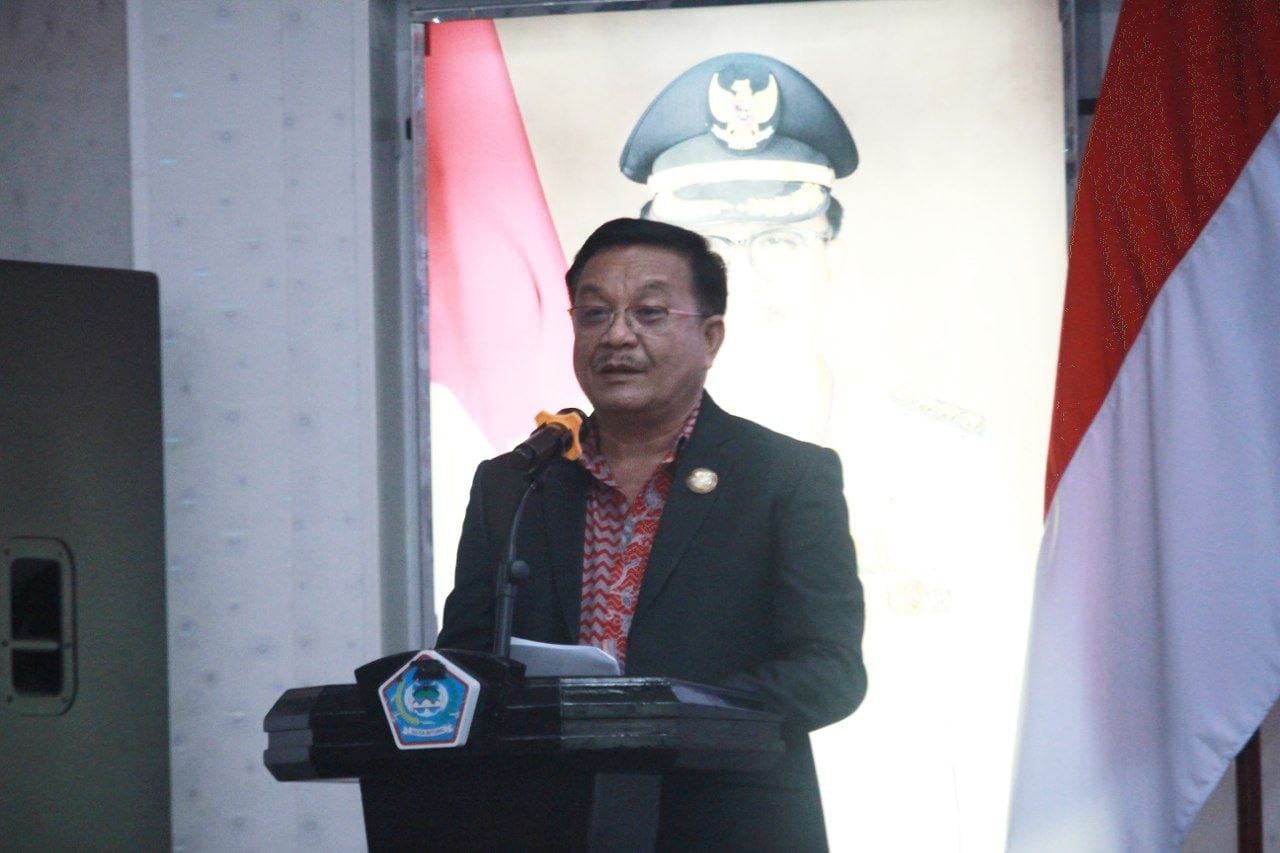 Wali Kota Ir. Maurits Mantiri, MM menyampaikan sambutan