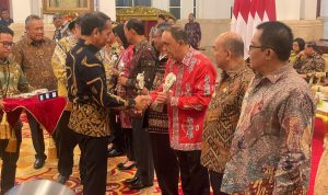 Bupati Minahasa Royke Octavian Roring