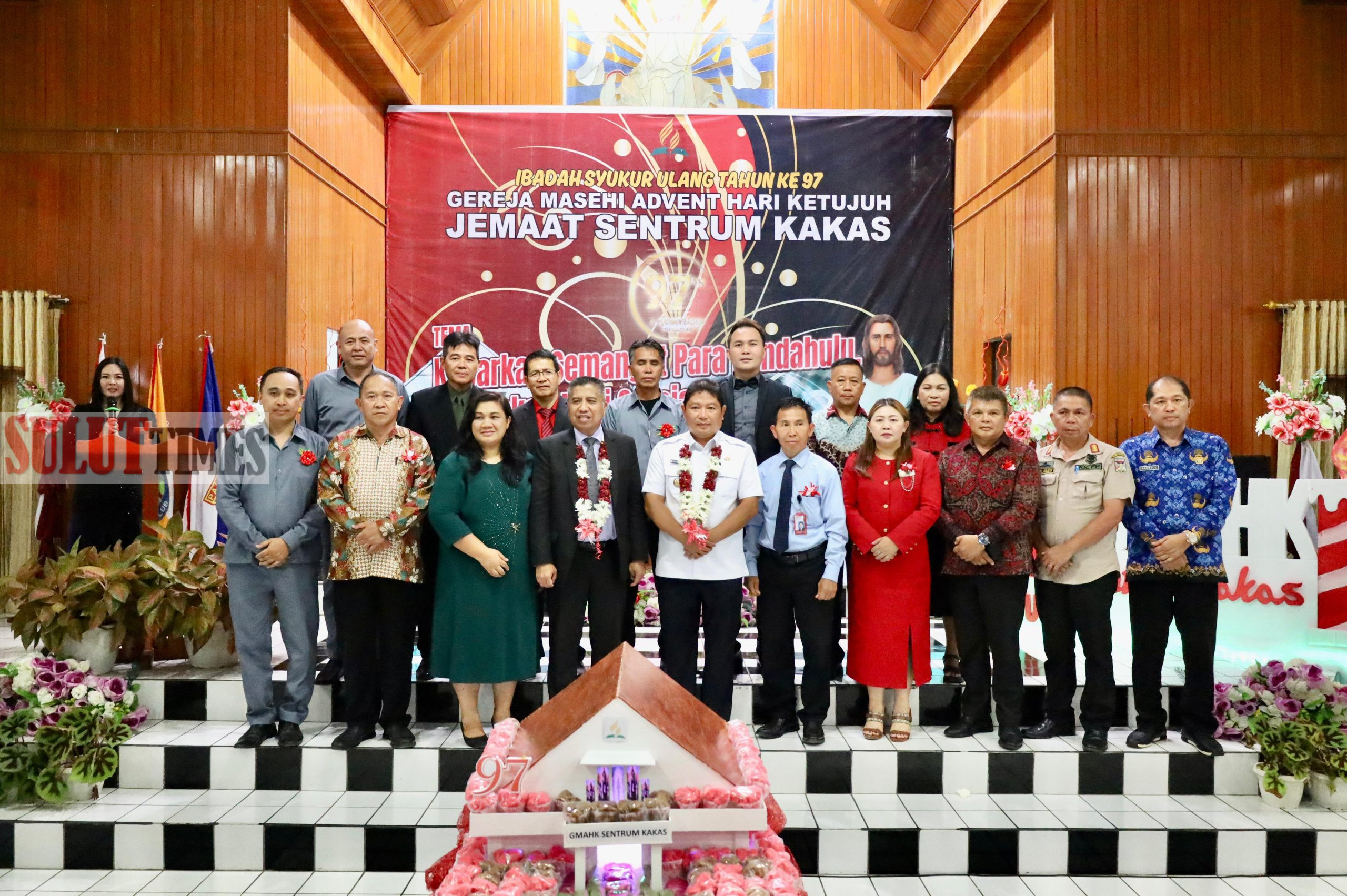 Bupati Jemmy KUmendong