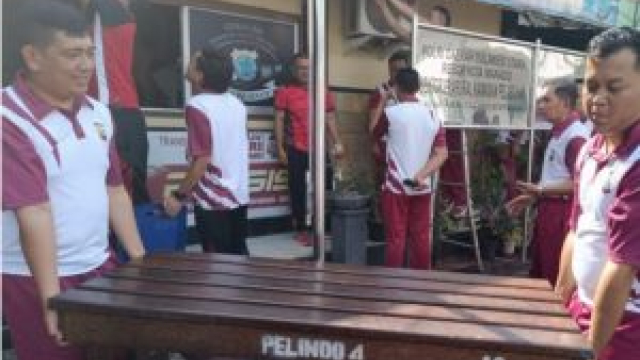 Grebek Mako Polsek Kawasan Pelabuhan: Personel Polresta Manado Bergerak Bersama untuk Kebersihan dan Keteraturan