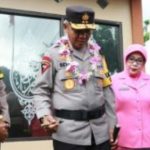 Kunjungi Sangihe, Kapolda Silaturahmi dengan Anggota, Berikan Bansos dan Resmikan Mushola Polres