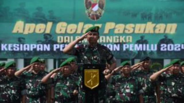 Prajurit Kodam XIII/Merdeka Ikuti Apel Gelar Pasukan Dalam Rangka Kesiapan Pam Pemilu 2024
