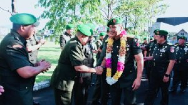 Kodam XIII/Merdeka Gelar Tradisi Penerimaan dan Penyambutan Brigjen TNI Yustinus Nono Yulianto, S.E., M.Si.