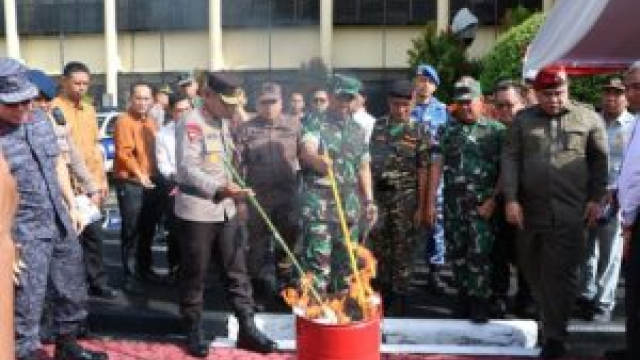 Polda Sulut Musnahkan Barang Bukti Sabu, Minuman Keras, dan Obat Keras Hasil KRYD