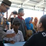 Polda Sulut Salurkan 200 Paket Sembako dan Pemeriksaan Kesehatan di Girian Permai, ini Kata Habib Abdullah