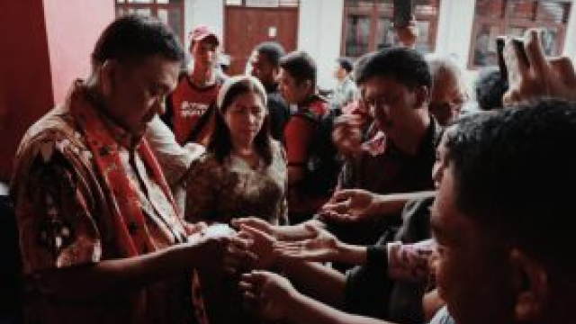 Safari Natal di Bitung Gubernur Olly Dondokambey, Makna Natal adalah tentang kasih kepada sesama.