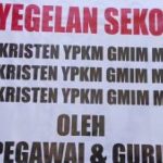 Akibat Gaji Belum Diselesaikan Pembayarannya Sejumlah Guru dan Pegawai Segel Tiga Sekolah