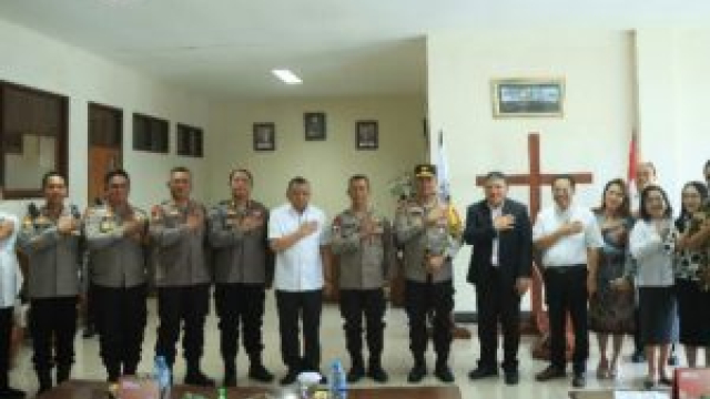 Jalin Keakraban, Kapolda Sulut Temui Ketua Sinode GMIM dan BPMS