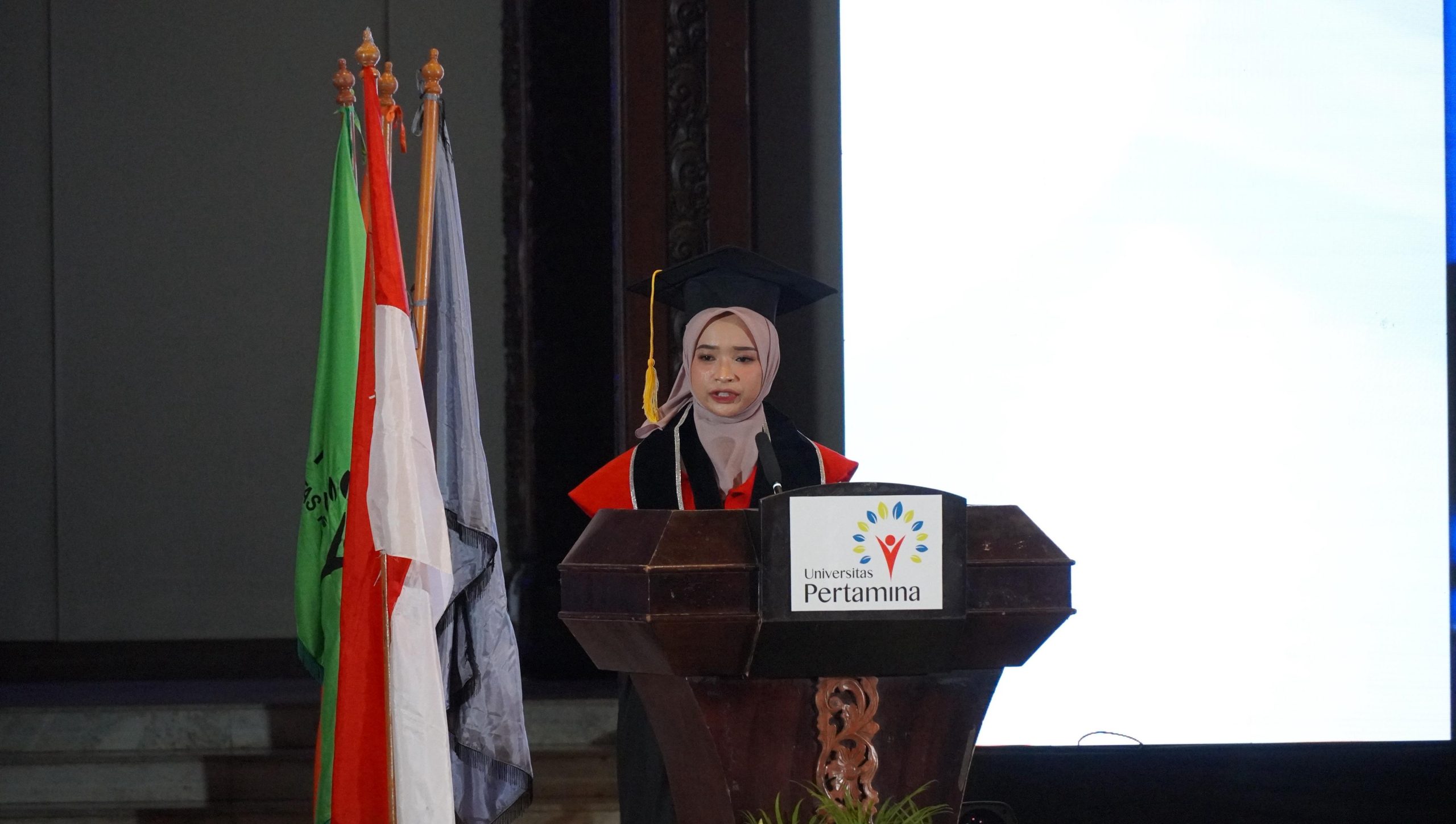 Lulusan Terbaik Universitas Pertamina