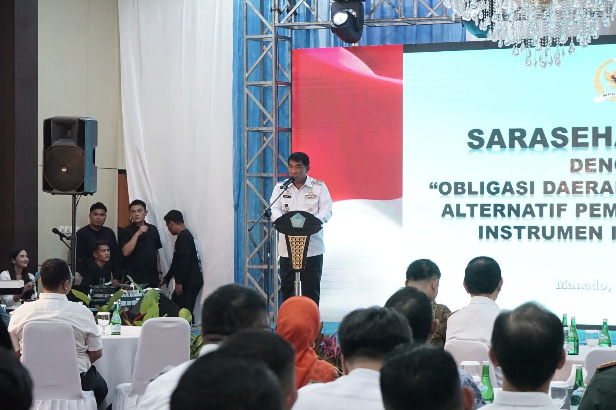 Gubernur Sulut Yulius Selvanus