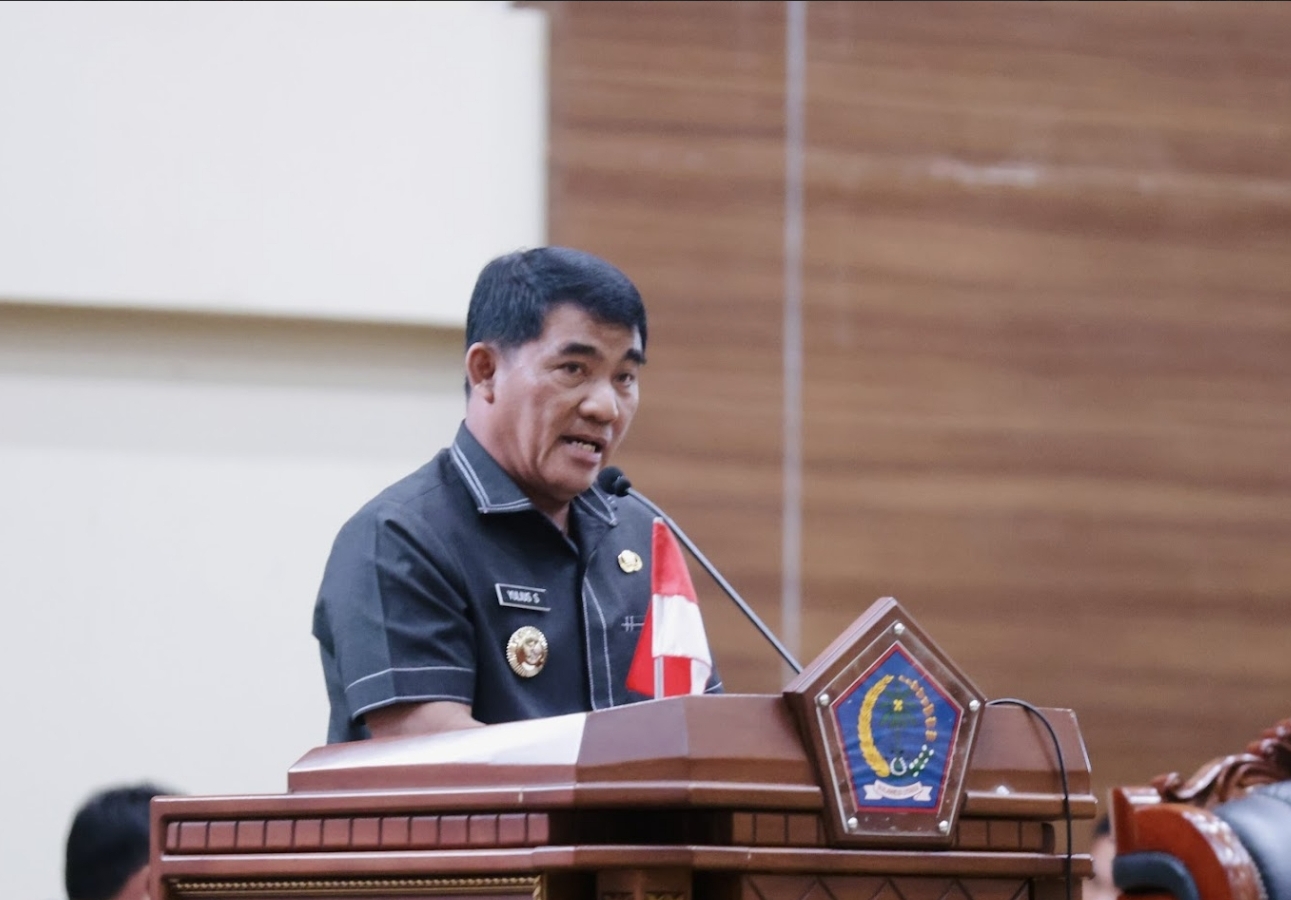 Gubernur Sulut Yulius Selvanus