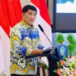Gubernur Sulut Yulius Selvanus