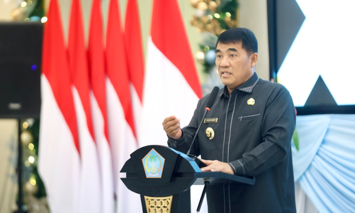 Gubernur Sulut Yulius Selvanus