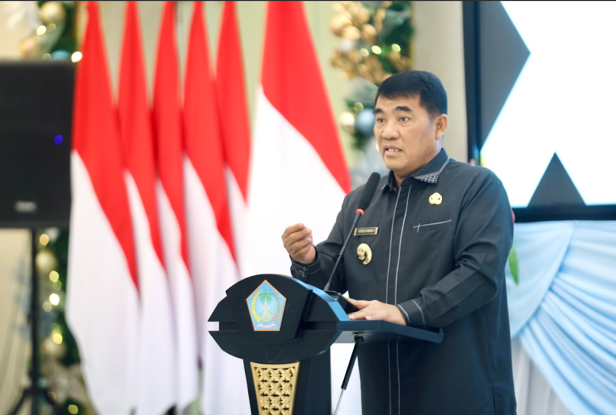 Gubernur Sulut Yulius Selvanus