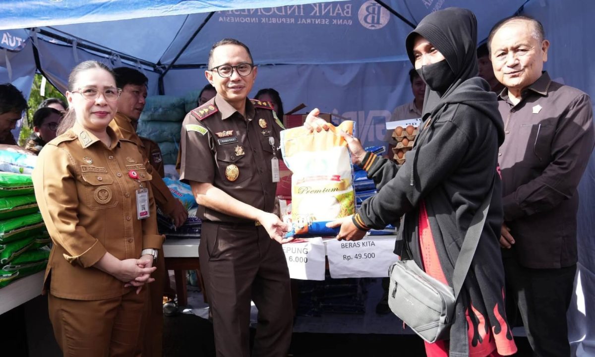 bazar-pangan-murah-kejari-minahasa-2026.jpg