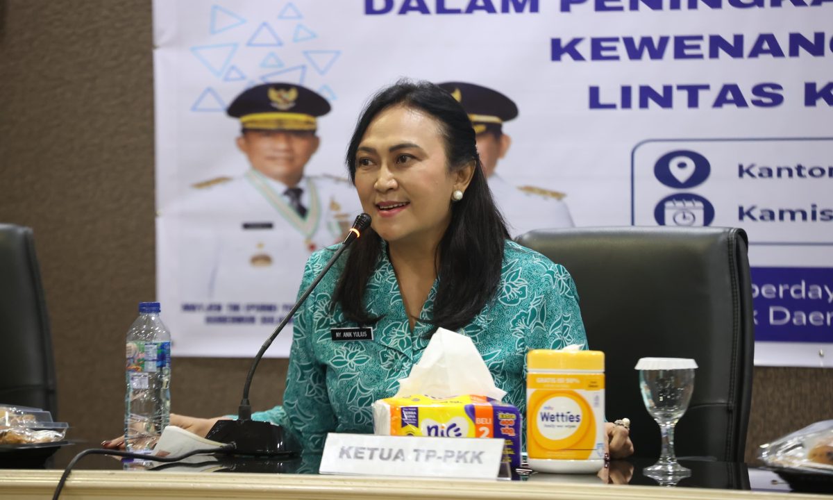 ketua-tp-pkk-sulut-ny-anik-yulius-selvanus-perempuan-adalah-pilar-ekonomi-keluarga-melalui-umkm